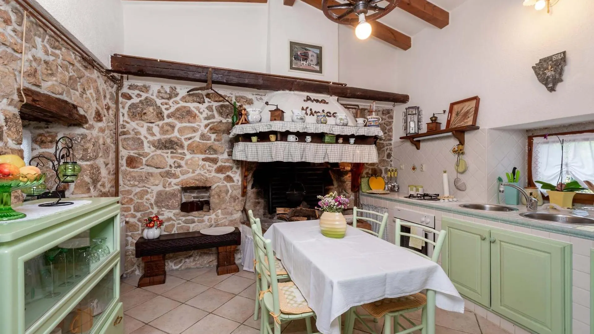 Haus Salakova A Lovely Vintage Stone House Rabac 0*,